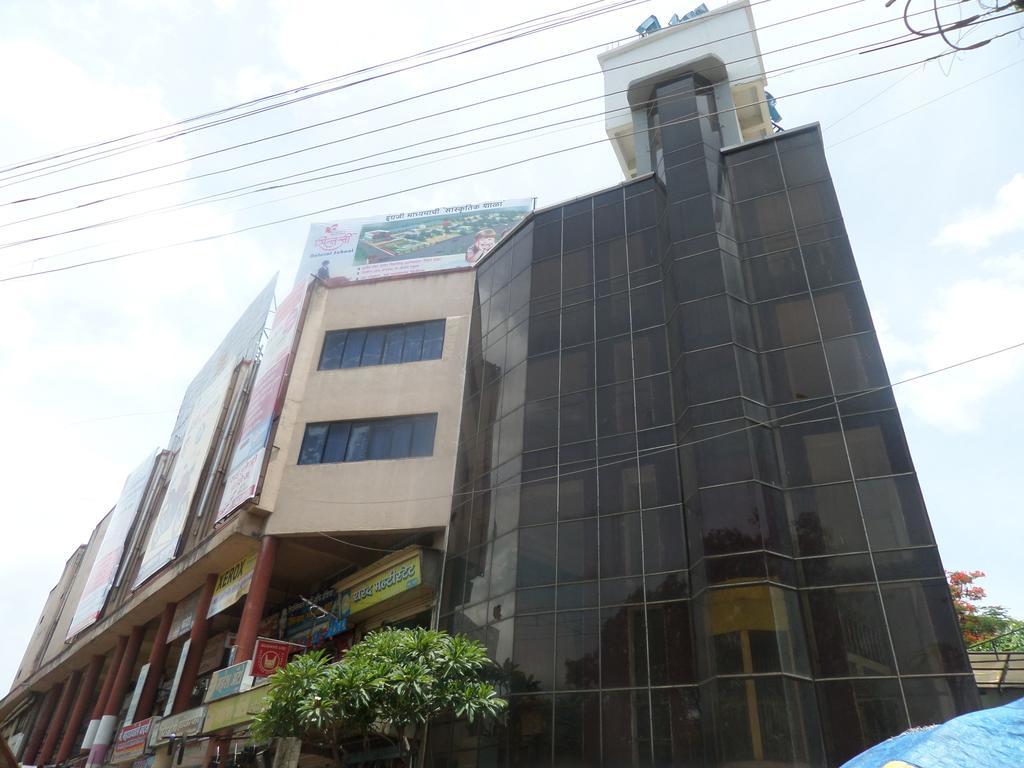 Oyo Flagship 37830 Hotel Aakar International ซาตารา ภายนอก รูปภาพ