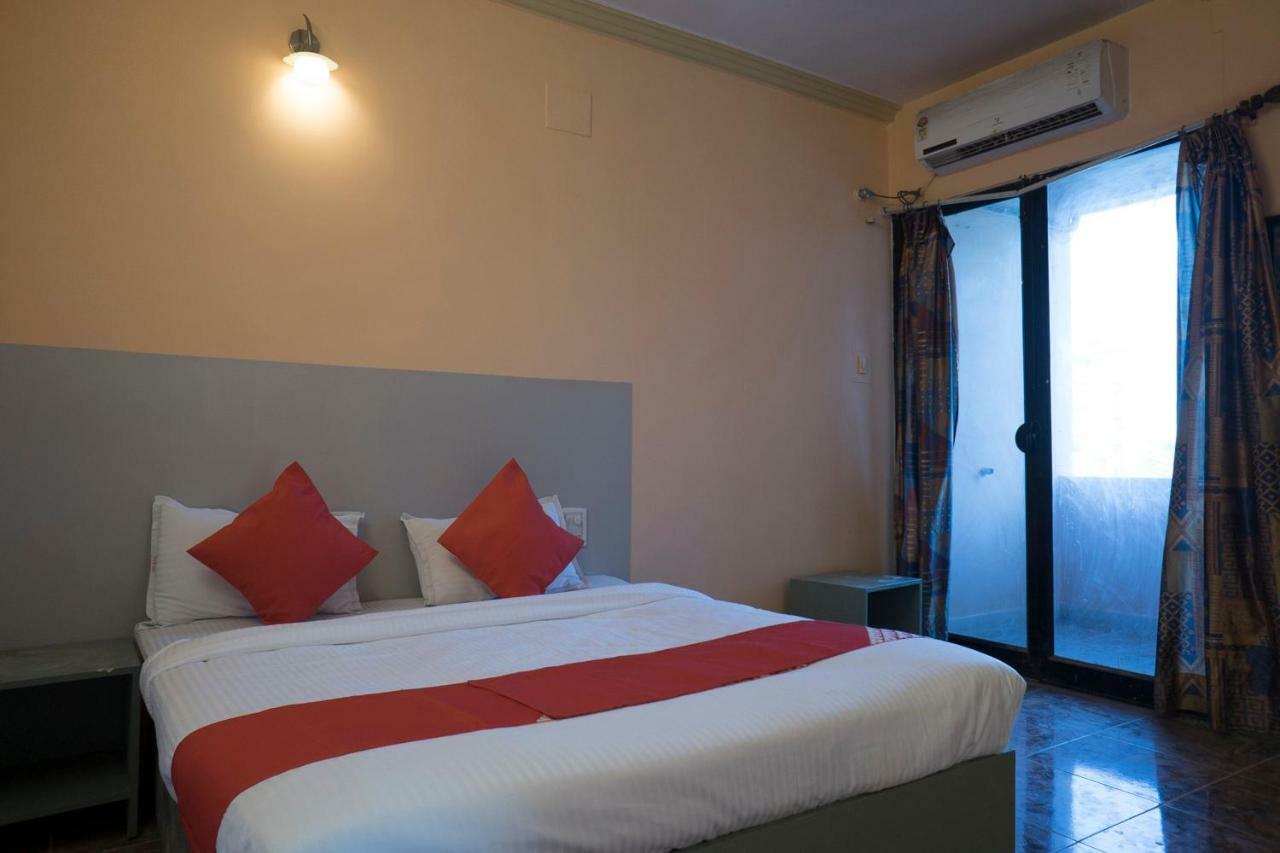 Oyo Flagship 37830 Hotel Aakar International ซาตารา ภายนอก รูปภาพ