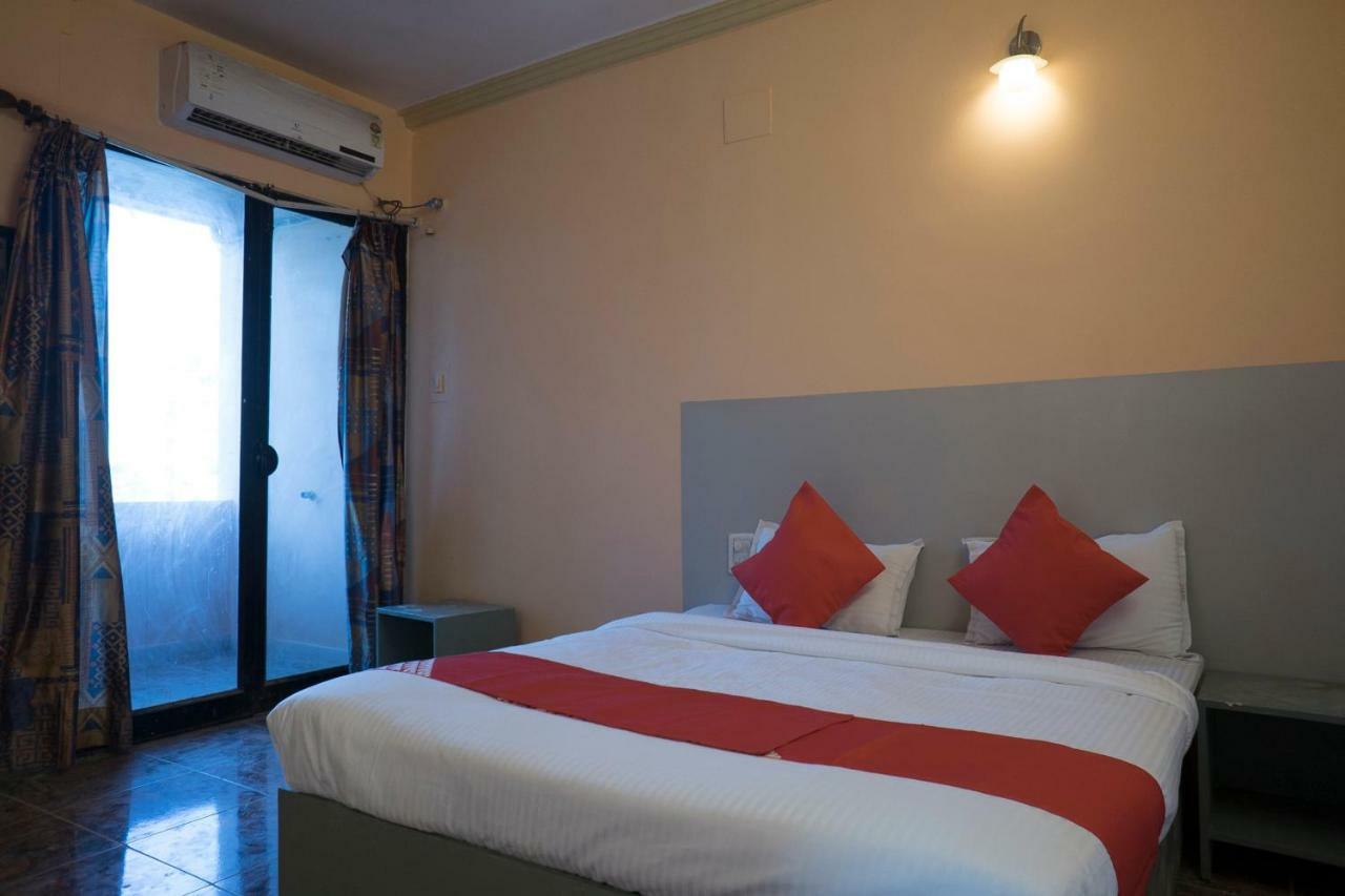 Oyo Flagship 37830 Hotel Aakar International ซาตารา ภายนอก รูปภาพ
