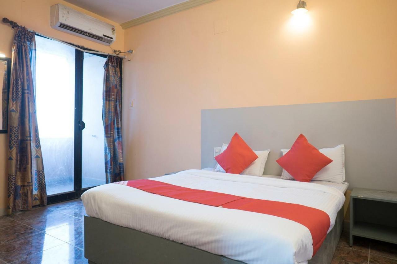 Oyo Flagship 37830 Hotel Aakar International ซาตารา ภายนอก รูปภาพ